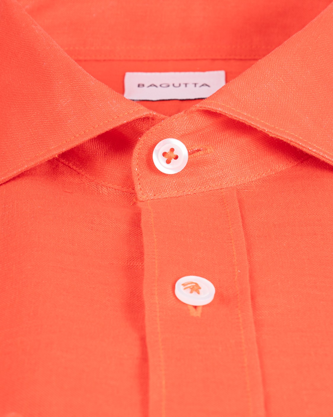 shop BAGUTTA  Camicia: Bagutta camicia "Berlino" in lino.
Vestibilità regolare.
Collo alla francese.
Composizione: 100 % lino.
Made in Tunisia.. BERLINO T800-014 number 8346254